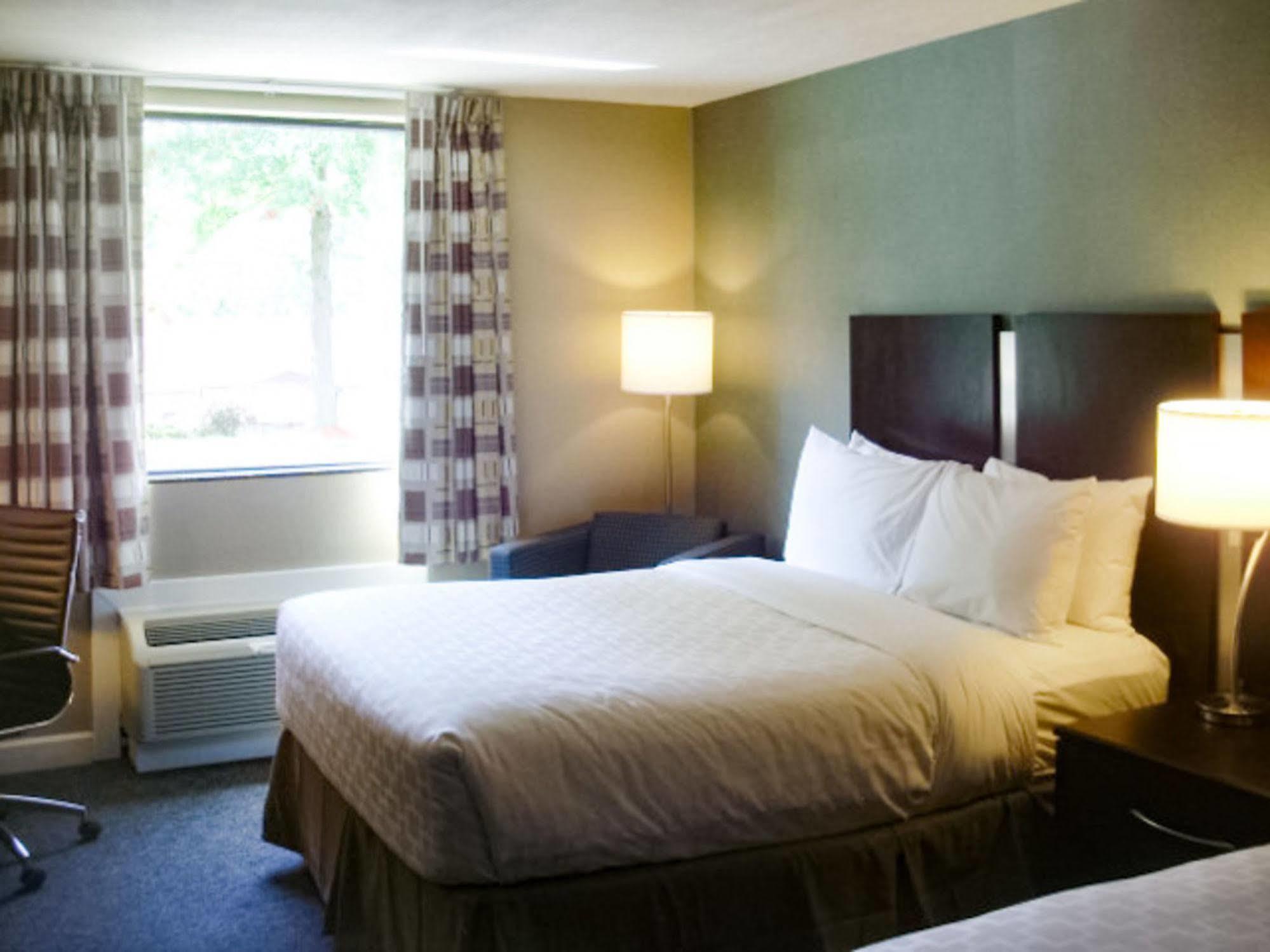 Clarion Inn Belle Vernon Dış mekan fotoğraf